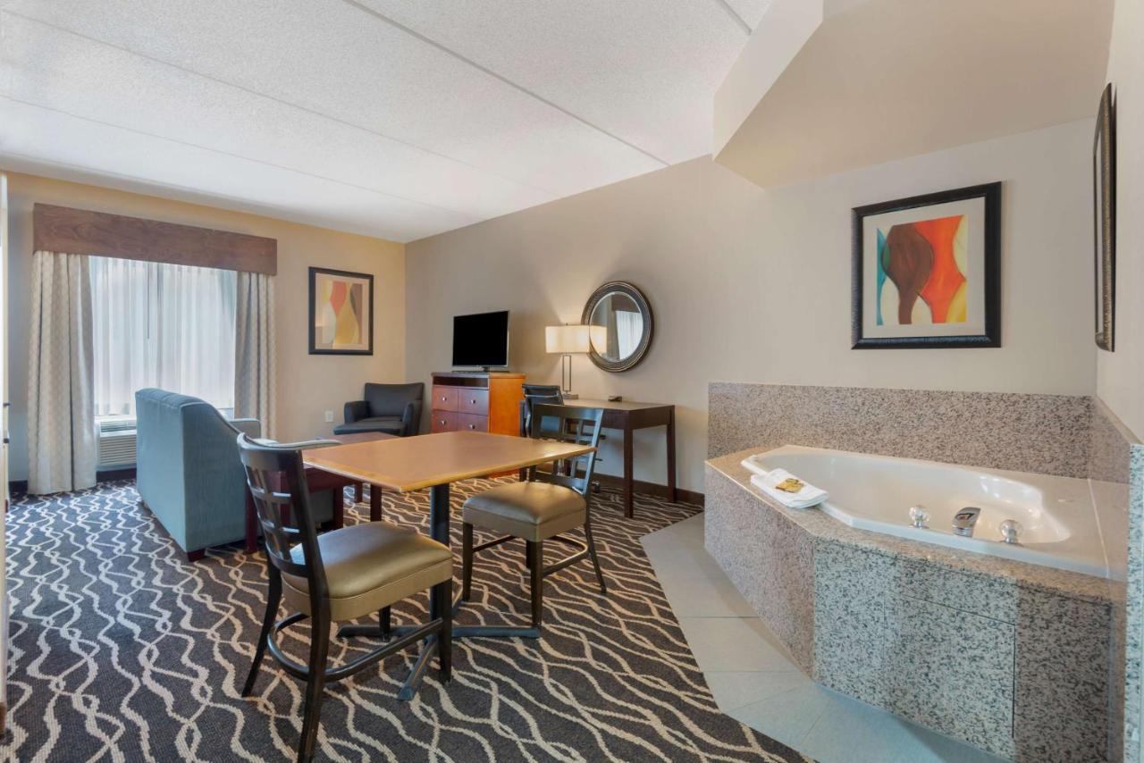 Best Western Plus Suites Greenville Exterior photo